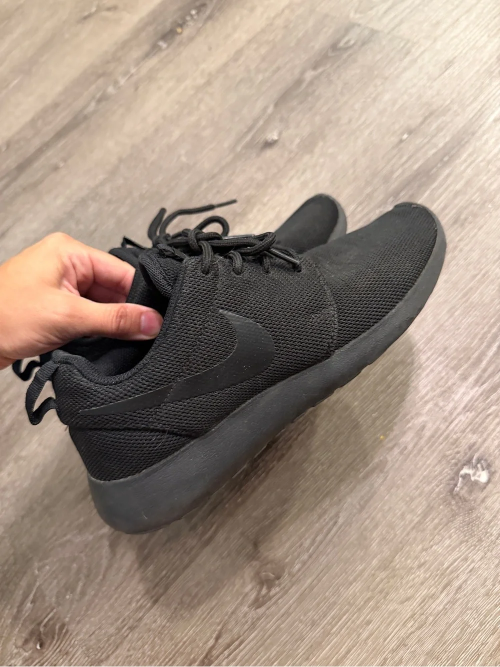 Nike Black Mesh Lightweight Sneakers